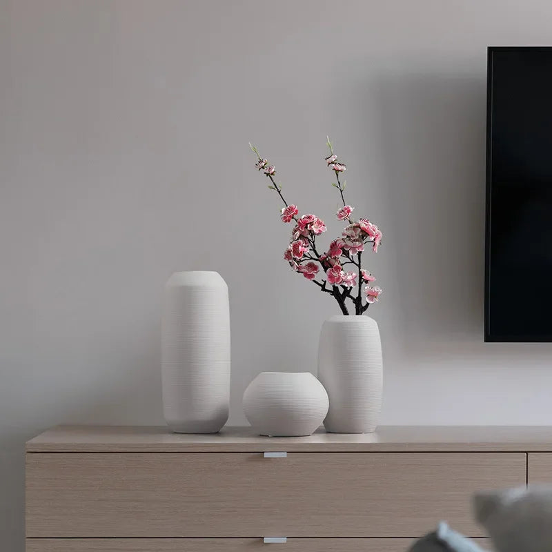 Vase Céramique Blanc Brossé – Pureté sculpturale, esprit nordique