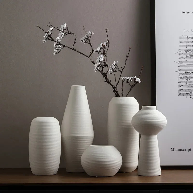 Vase Céramique Blanc Brossé – Pureté sculpturale, esprit nordique